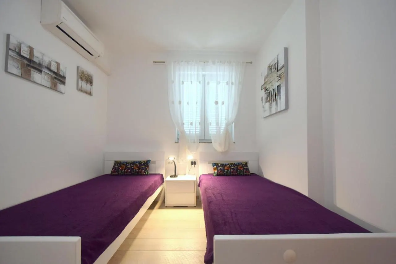 Apartment Acija مالينسكا